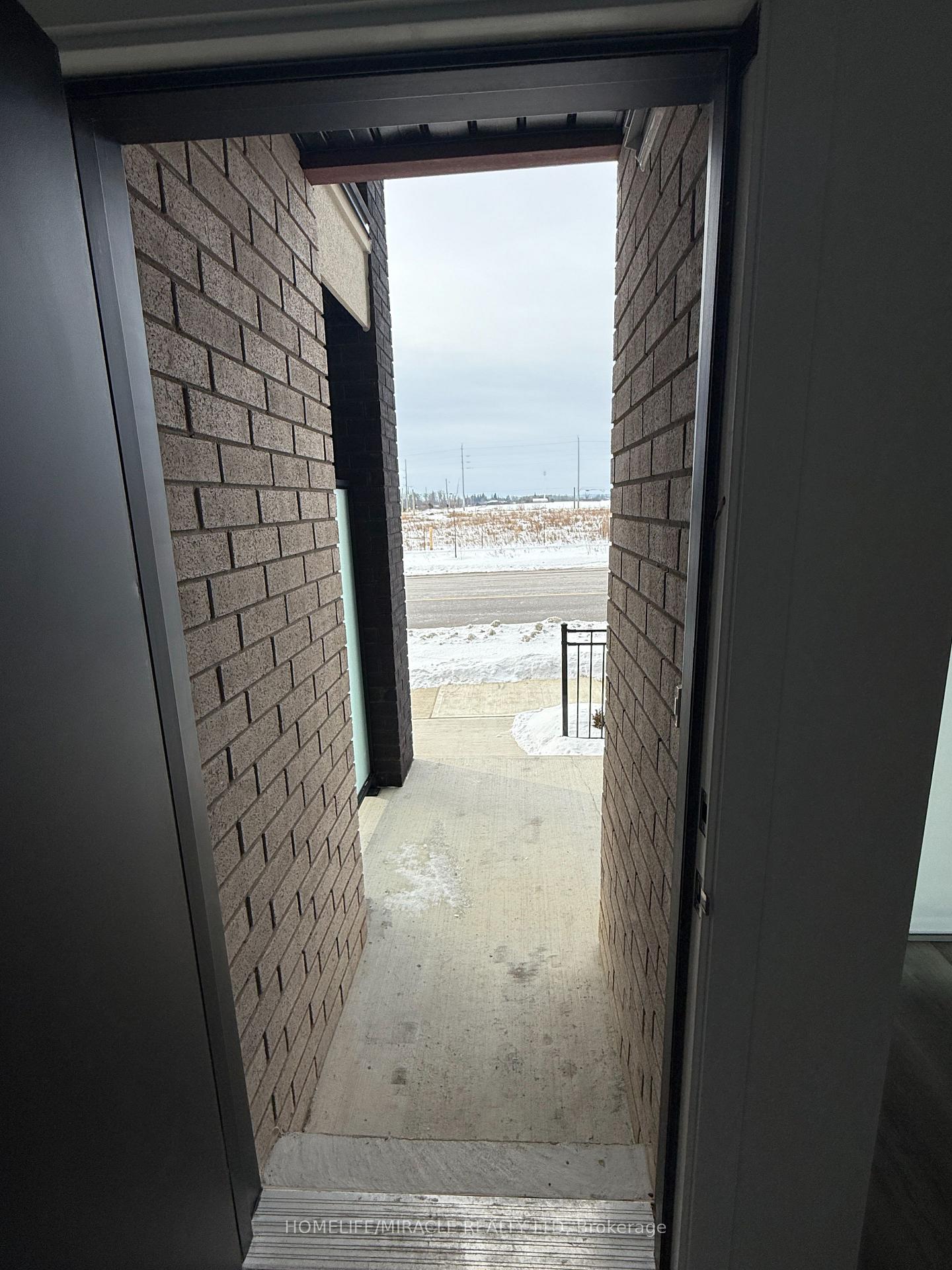 Photo 4 of Unit 13, 5 Romilly Avenue, Brampton, Northwest Brampton — HOMEH