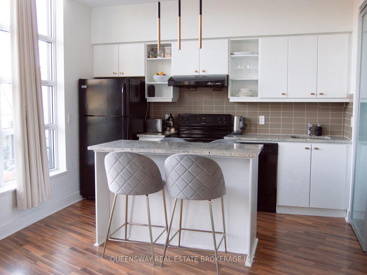 Photo 4 of Unit 122, 35 Brian Peck Crescent, Toronto, Thorncliffe Park — HOMEH