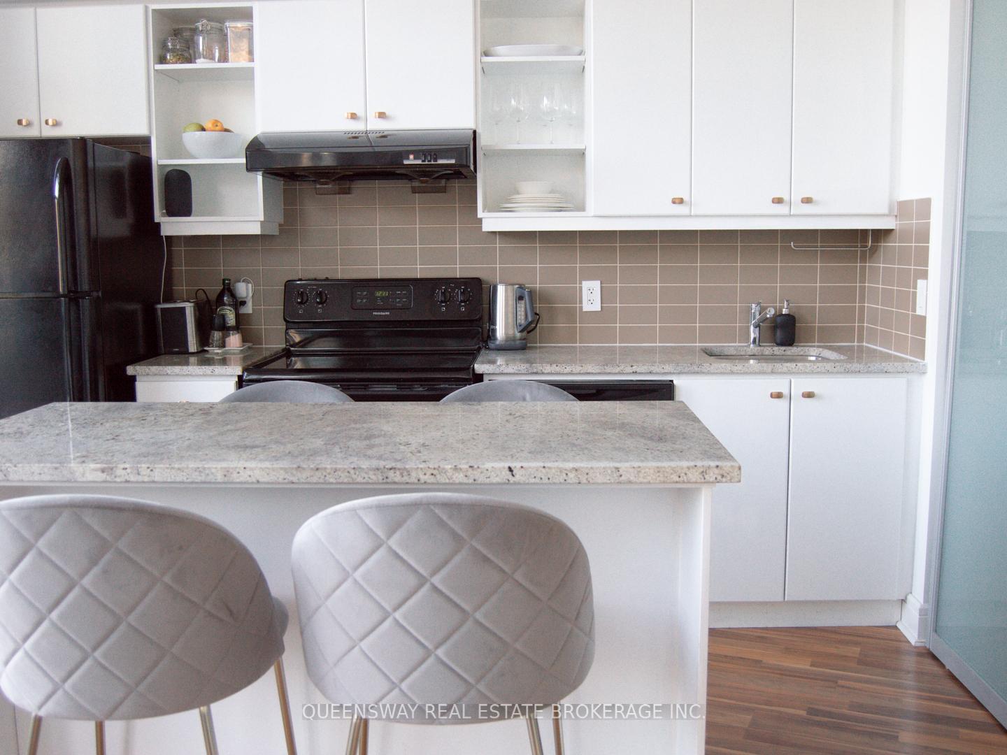 Photo 2 of Unit 122, 35 Brian Peck Crescent, Toronto, Thorncliffe Park — HOMEH