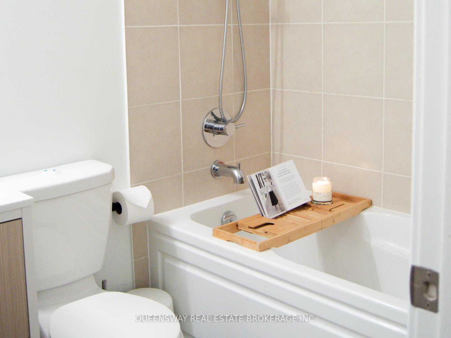 Photo 6 of Unit 122, 35 Brian Peck Crescent, Toronto, Thorncliffe Park — HOMEH