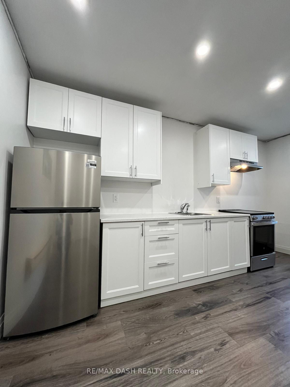 Front of Unit 4FL, 565 Yonge Street