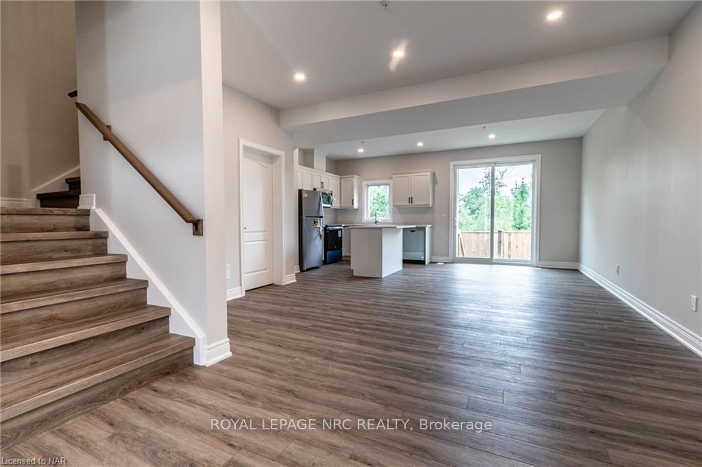 Photo 8 of Unit 8, 121A Moffatt Street, St. Catharines, Oakdale — HOMEH