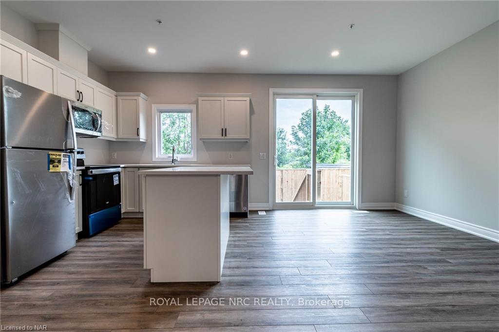 Photo 11 of Unit 8, 121A Moffatt Street, St. Catharines, Oakdale — HOMEH