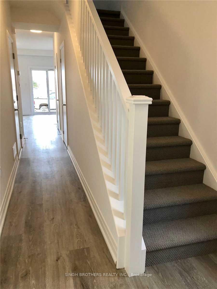 Photo 7 of 53 Steele Crescent, Guelph, St. Patrick's Ward — HOMEH