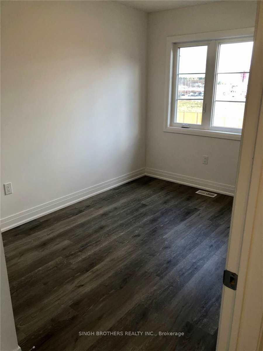 Photo 11 of 53 Steele Crescent, Guelph, St. Patrick's Ward — HOMEH
