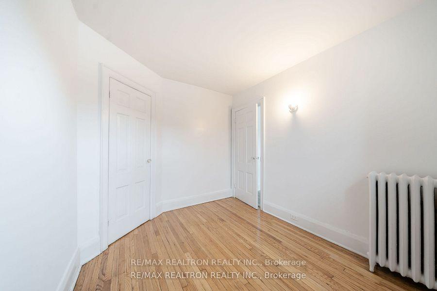 Photo 6 of Unit 17, 4 Kingston Road, Toronto, Woodbine Corridor — HOMEH