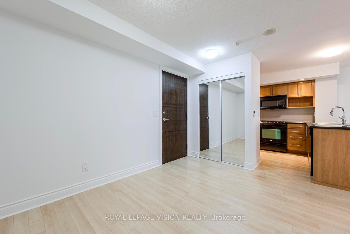 Photo 10 of Unit 583, 23 Cox Boulevard, Markham, Unionville — HOMEH
