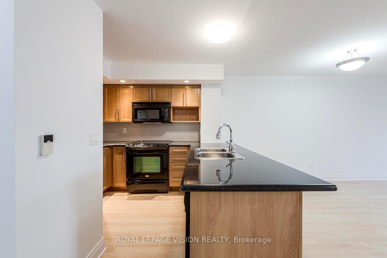 Photo 11 of Unit 583, 23 Cox Boulevard, Markham, Unionville — HOMEH