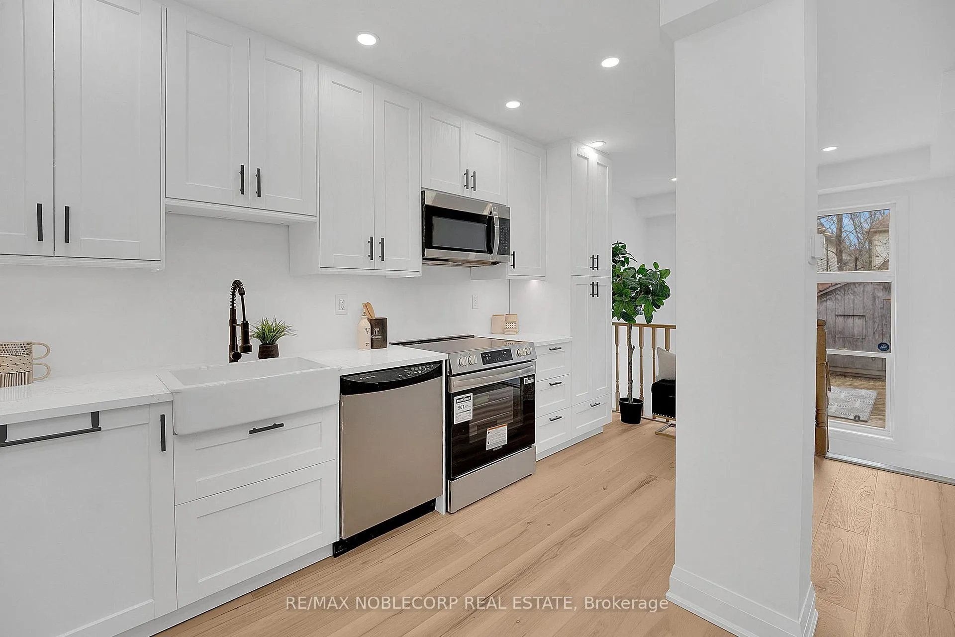 Photo 9 of 29 Mugford Road, Aurora, Bayview Wellington — HOMEH