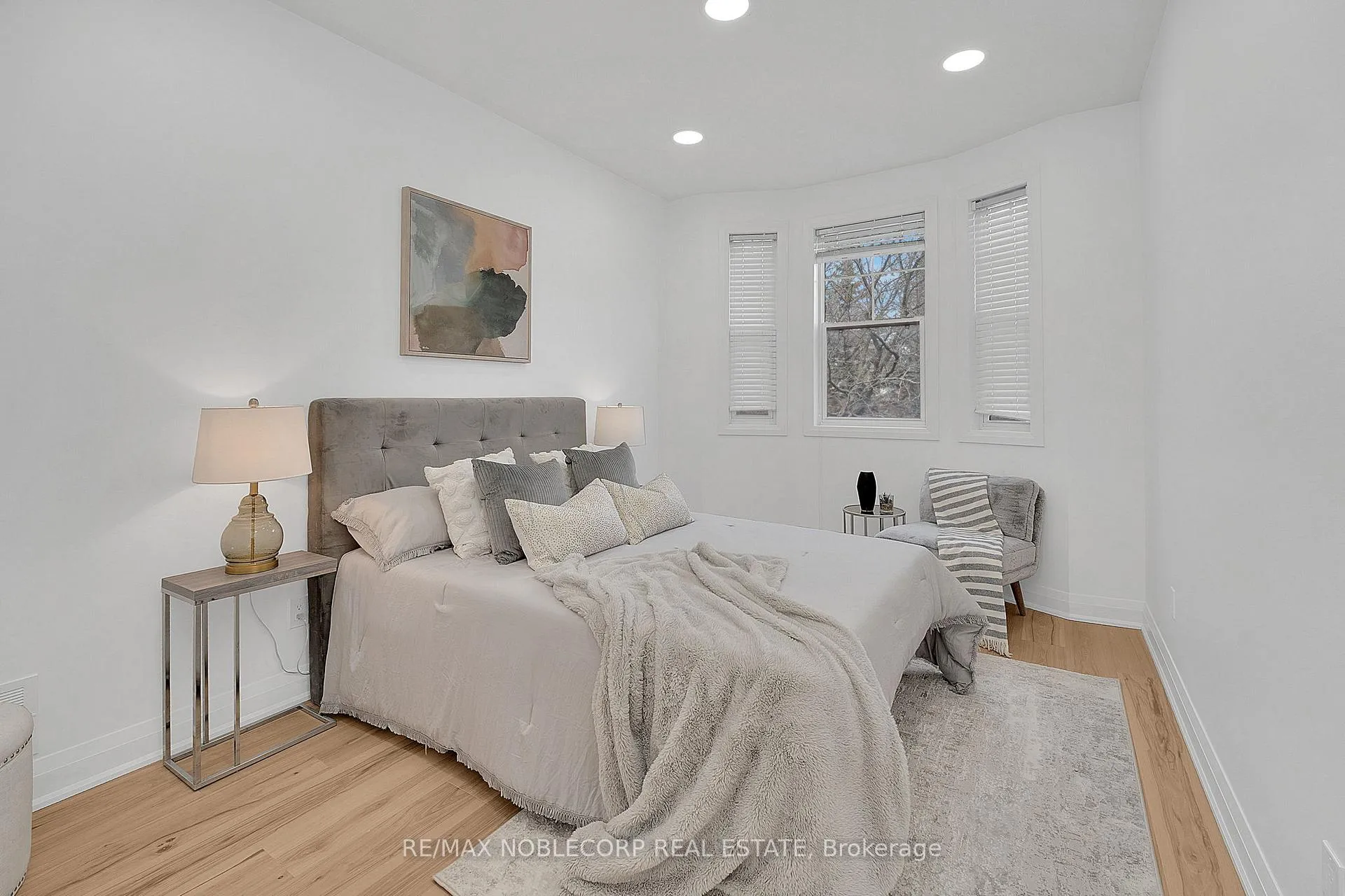 Photo 21 of 29 Mugford Road, Aurora, Bayview Wellington — HOMEH