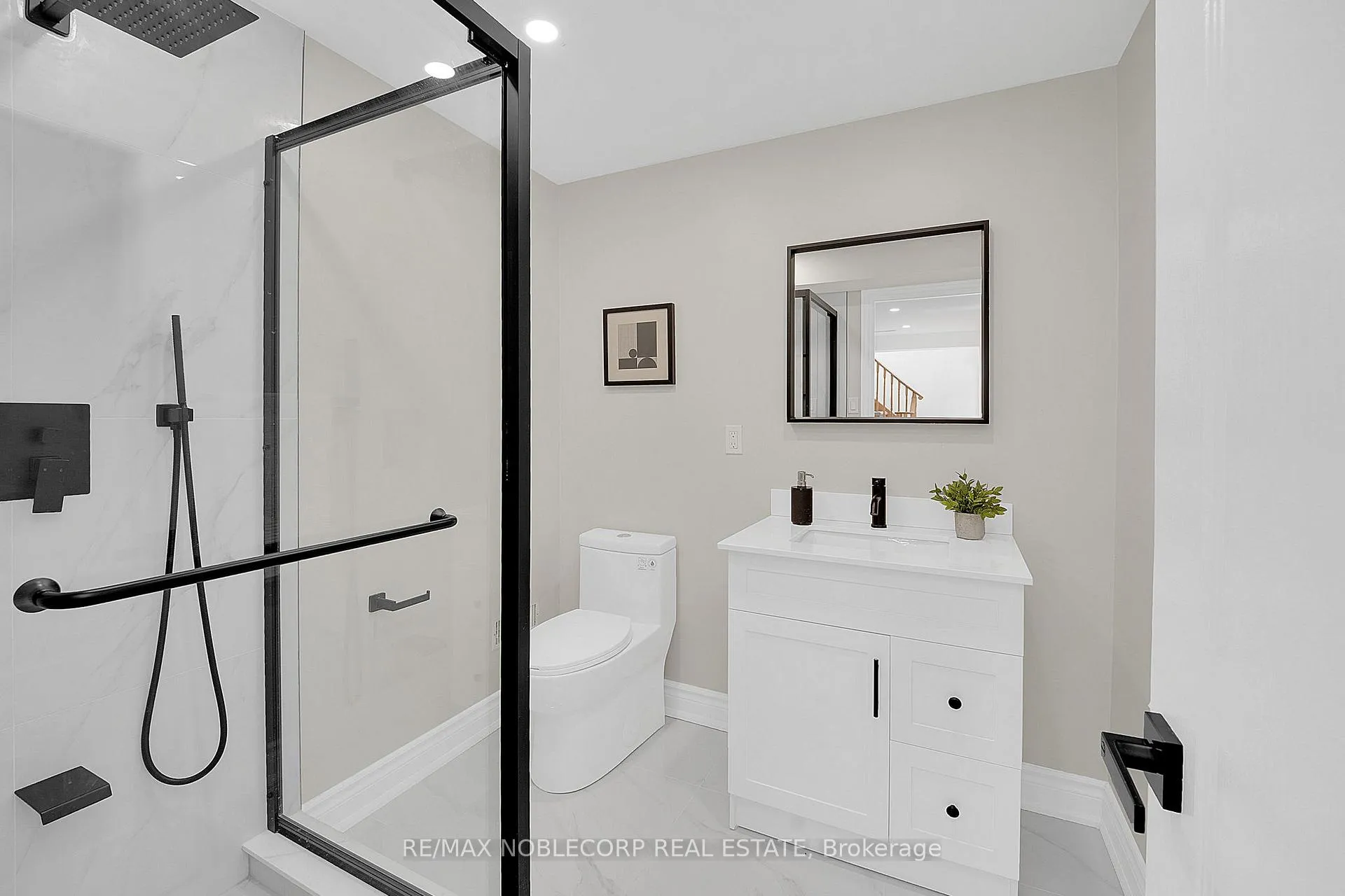 Photo 27 of 29 Mugford Road, Aurora, Bayview Wellington — HOMEH