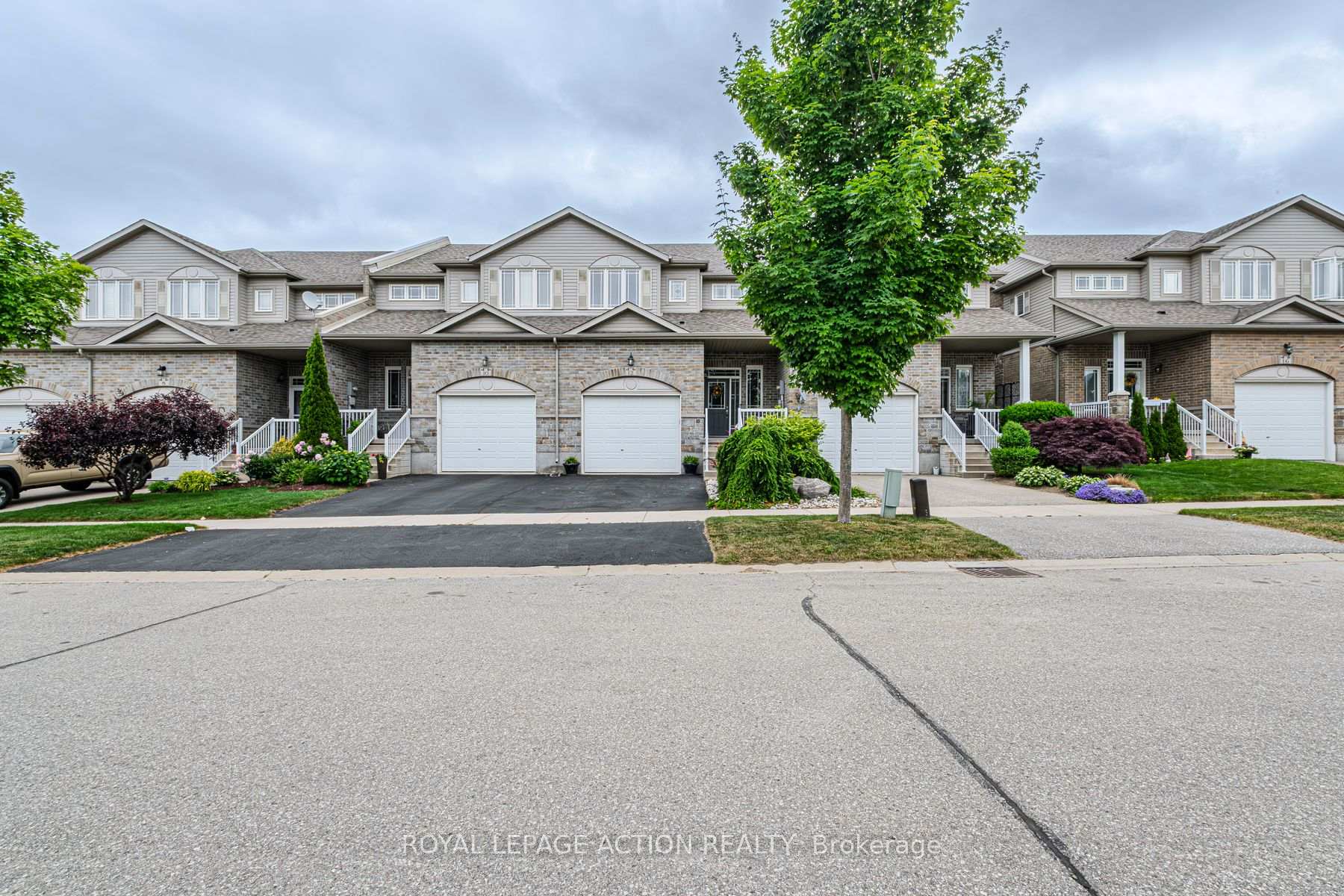 Photo 1 of 12 Rowe Lane, Brant, Paris — HOMEH