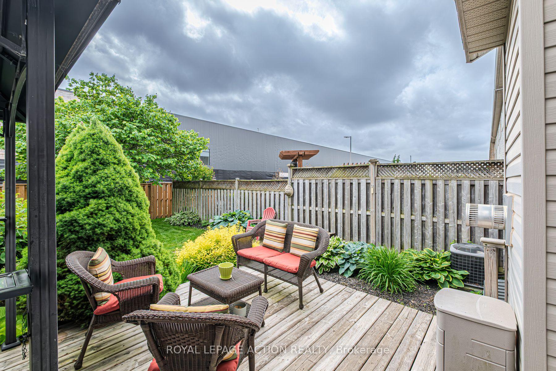 Photo 8 of 12 Rowe Lane, Brant, Paris — HOMEH