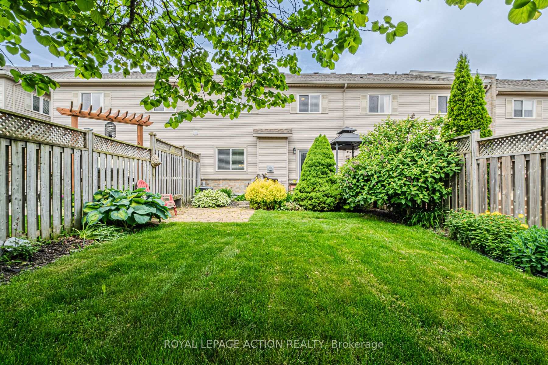 Photo 9 of 12 Rowe Lane, Brant, Paris — HOMEH