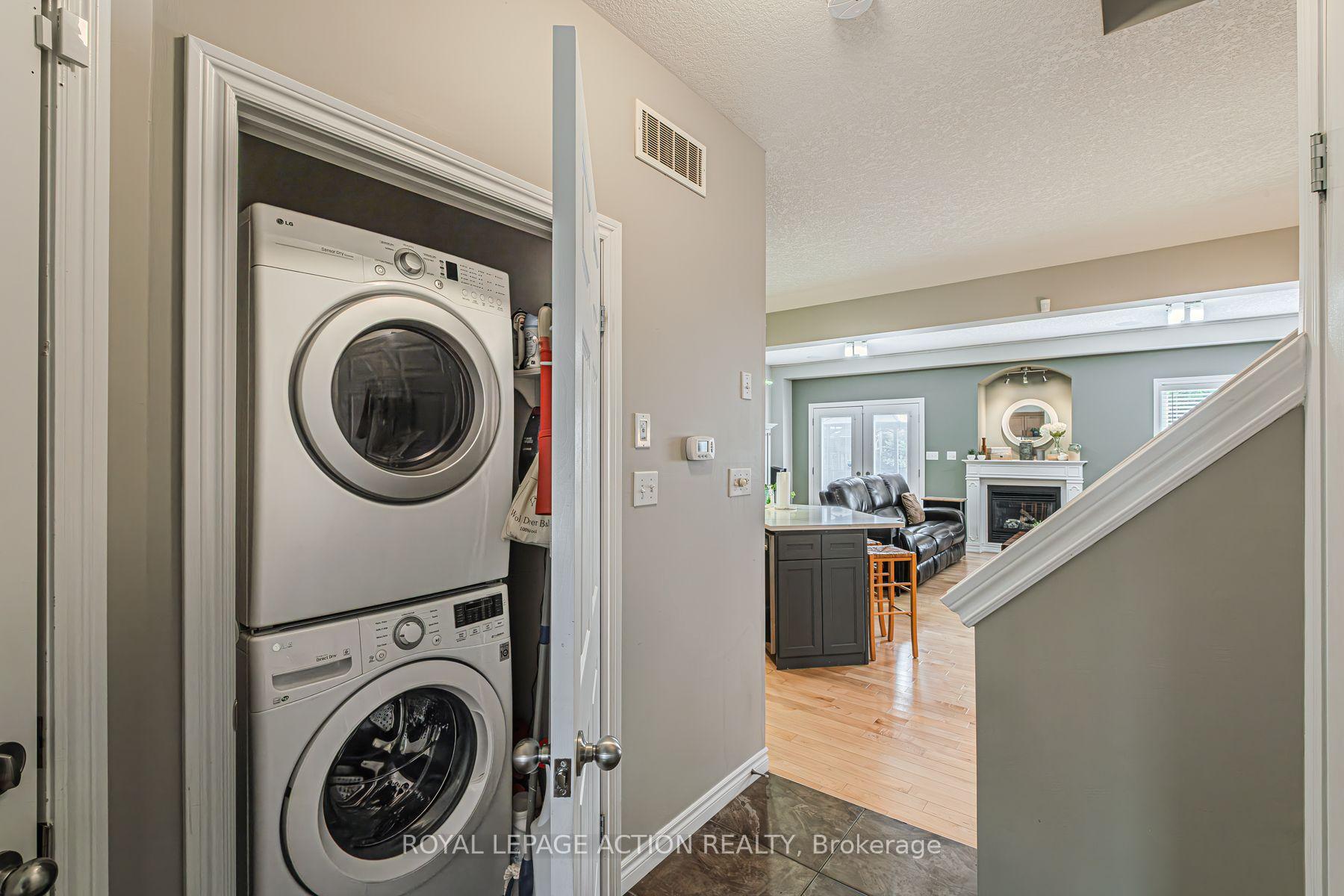 Photo 17 of 12 Rowe Lane, Brant, Paris — HOMEH