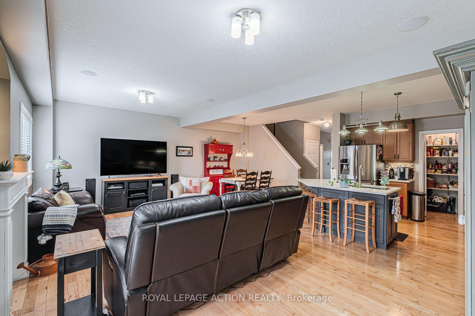 Photo 22 of 12 Rowe Lane, Brant, Paris — HOMEH