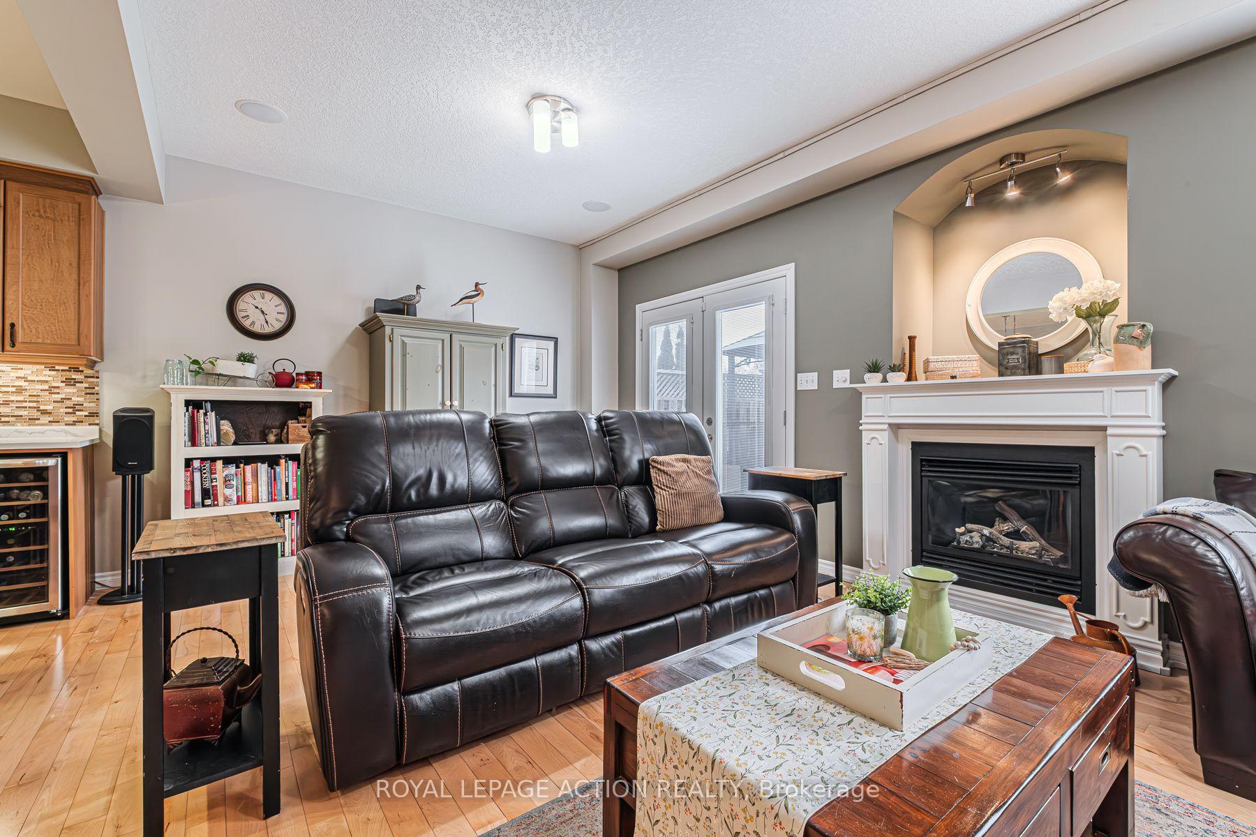 Photo 18 of 12 Rowe Lane, Brant, Paris — HOMEH