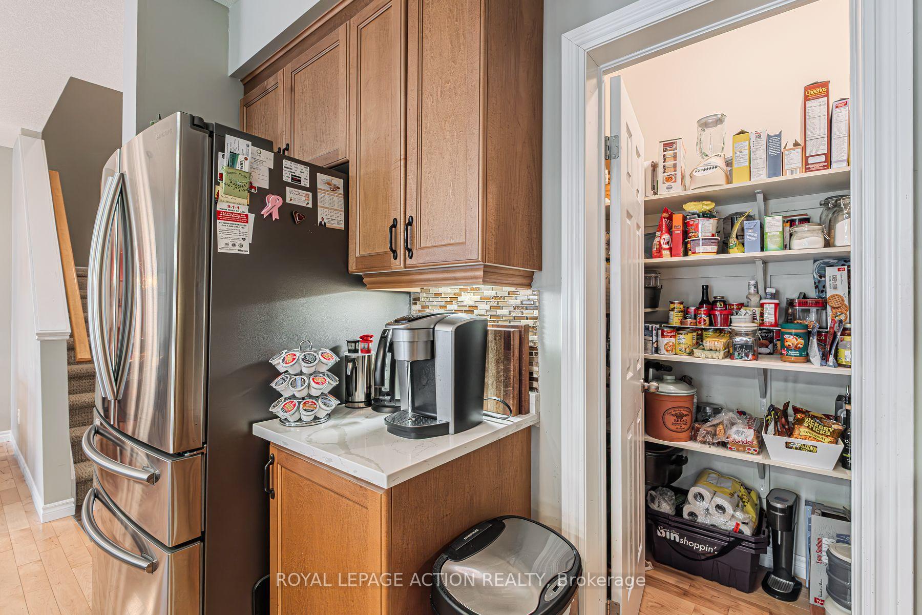 Photo 25 of 12 Rowe Lane, Brant, Paris — HOMEH