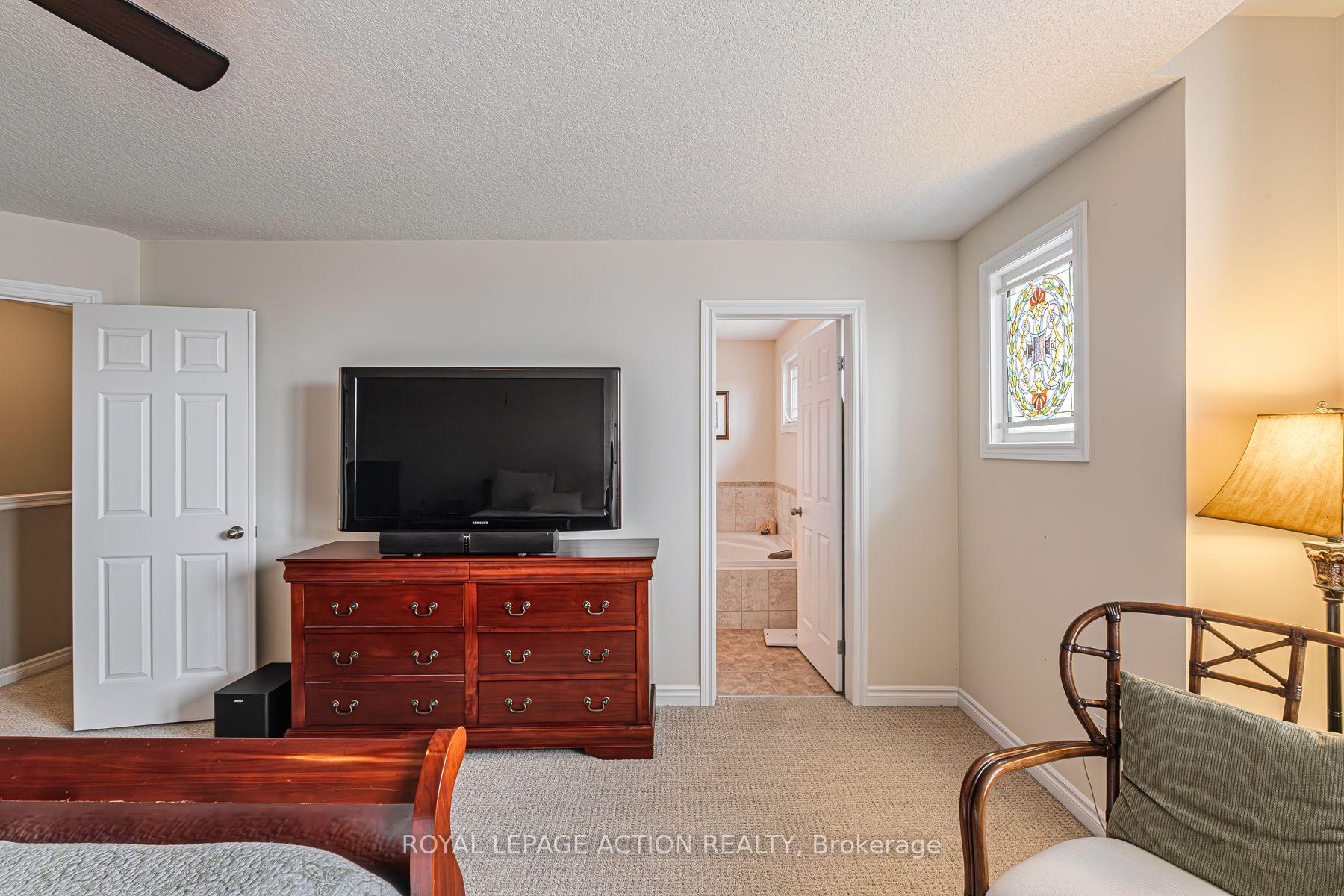 Photo 31 of 12 Rowe Lane, Brant, Paris — HOMEH