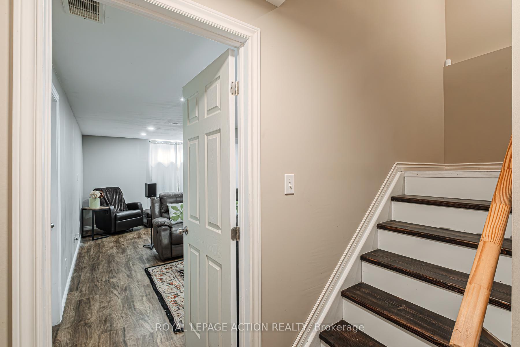 Photo 40 of 12 Rowe Lane, Brant, Paris — HOMEH