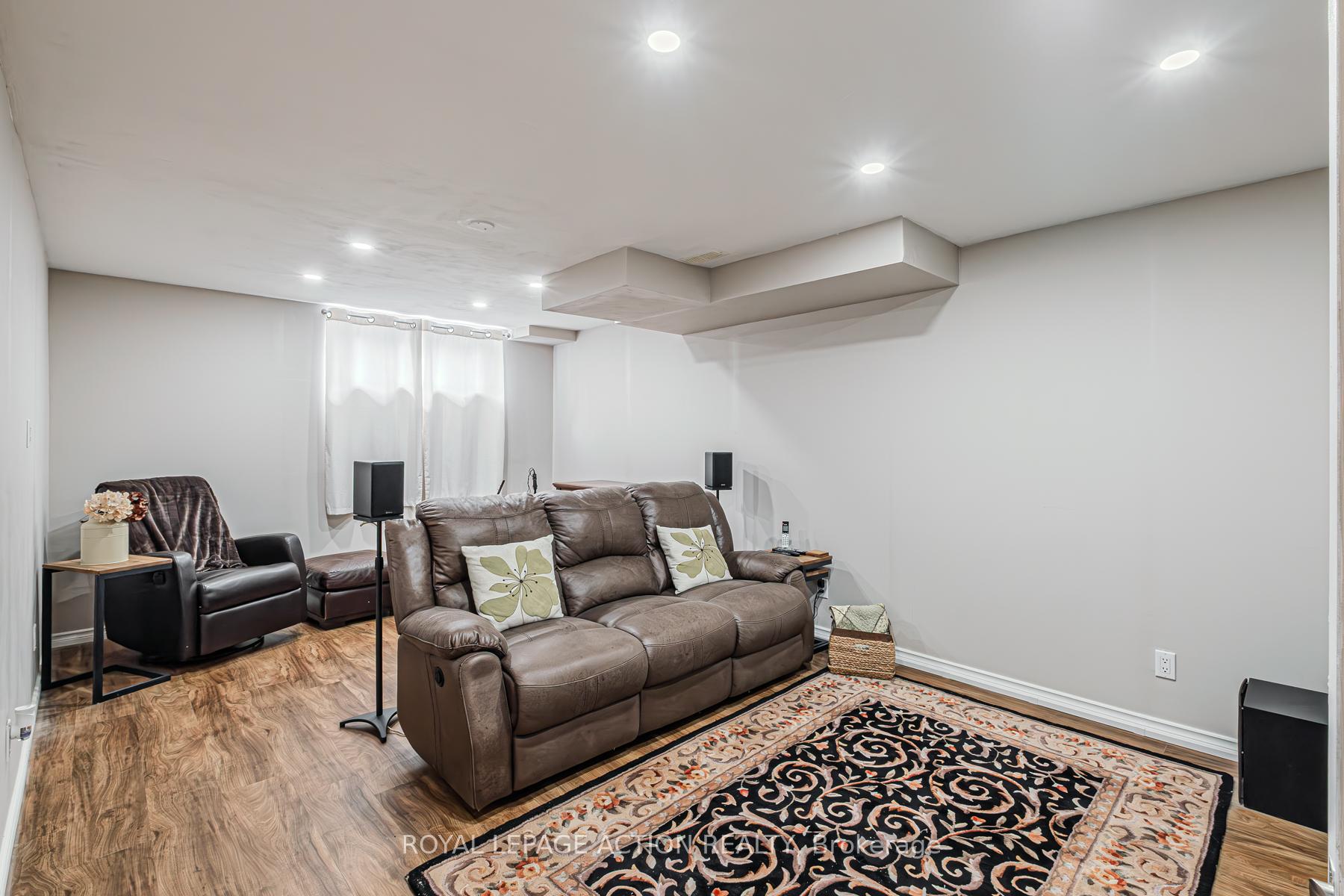 Photo 42 of 12 Rowe Lane, Brant, Paris — HOMEH