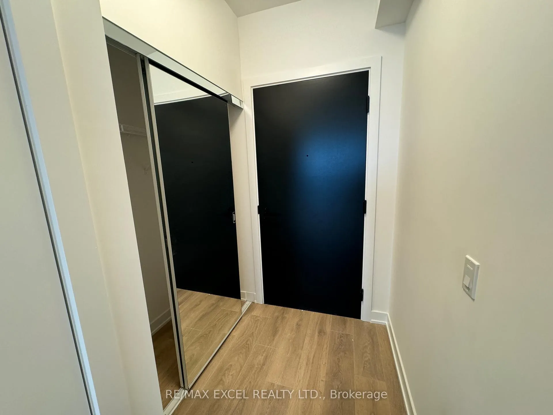 Photo 1 of Unit 3804, 117 Broadway Avenue, Toronto, Mount Pleasant West — HOMEH