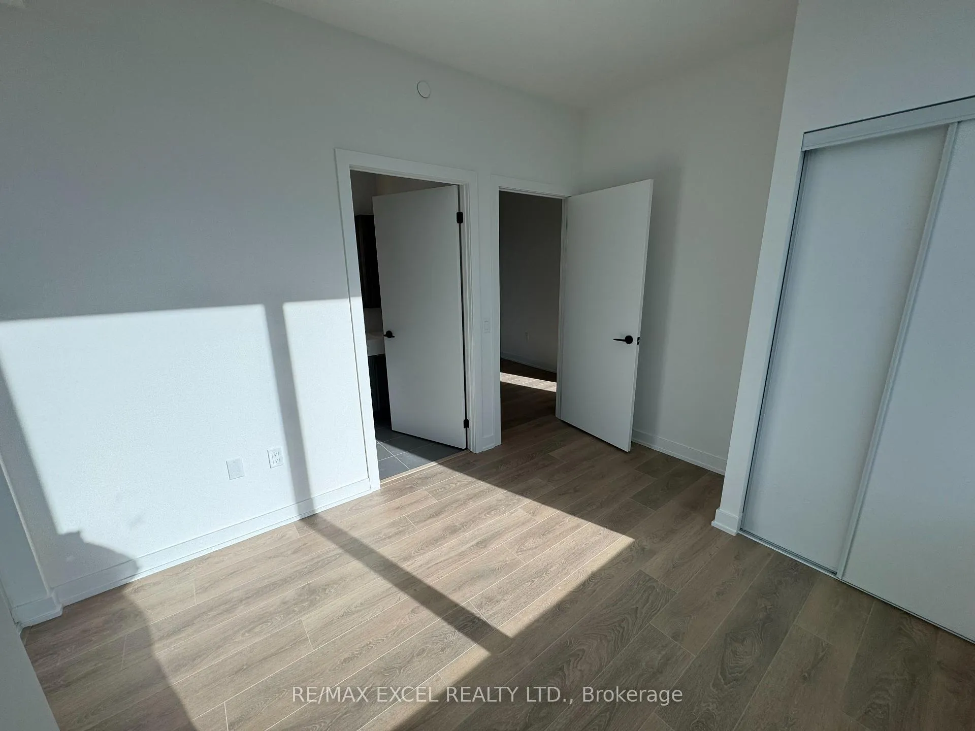 Photo 9 of Unit 3804, 117 Broadway Avenue, Toronto, Mount Pleasant West — HOMEH