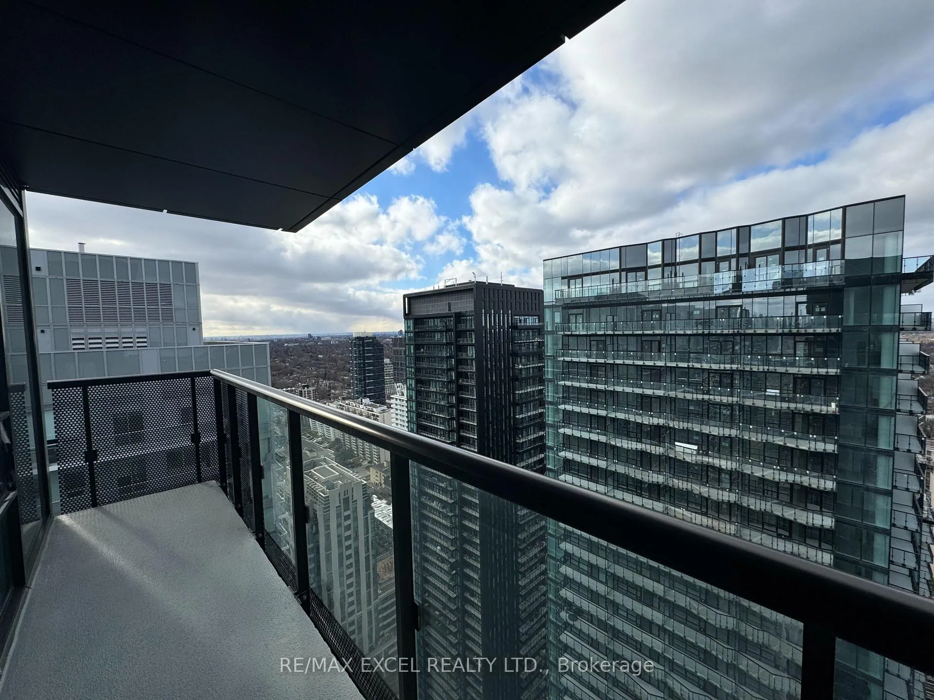 Photo 11 of Unit 3804, 117 Broadway Avenue, Toronto, Mount Pleasant West — HOMEH