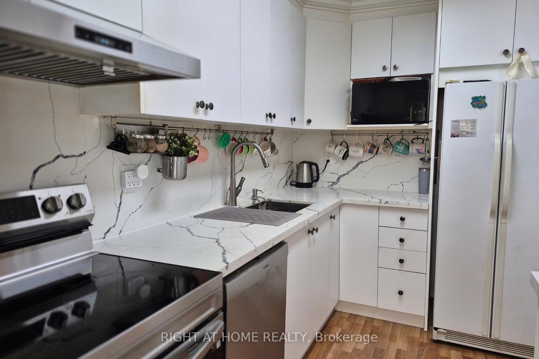 Photo 5 of 72 Niles Way, Markham, Aileen-Willowbrook — HOMEH