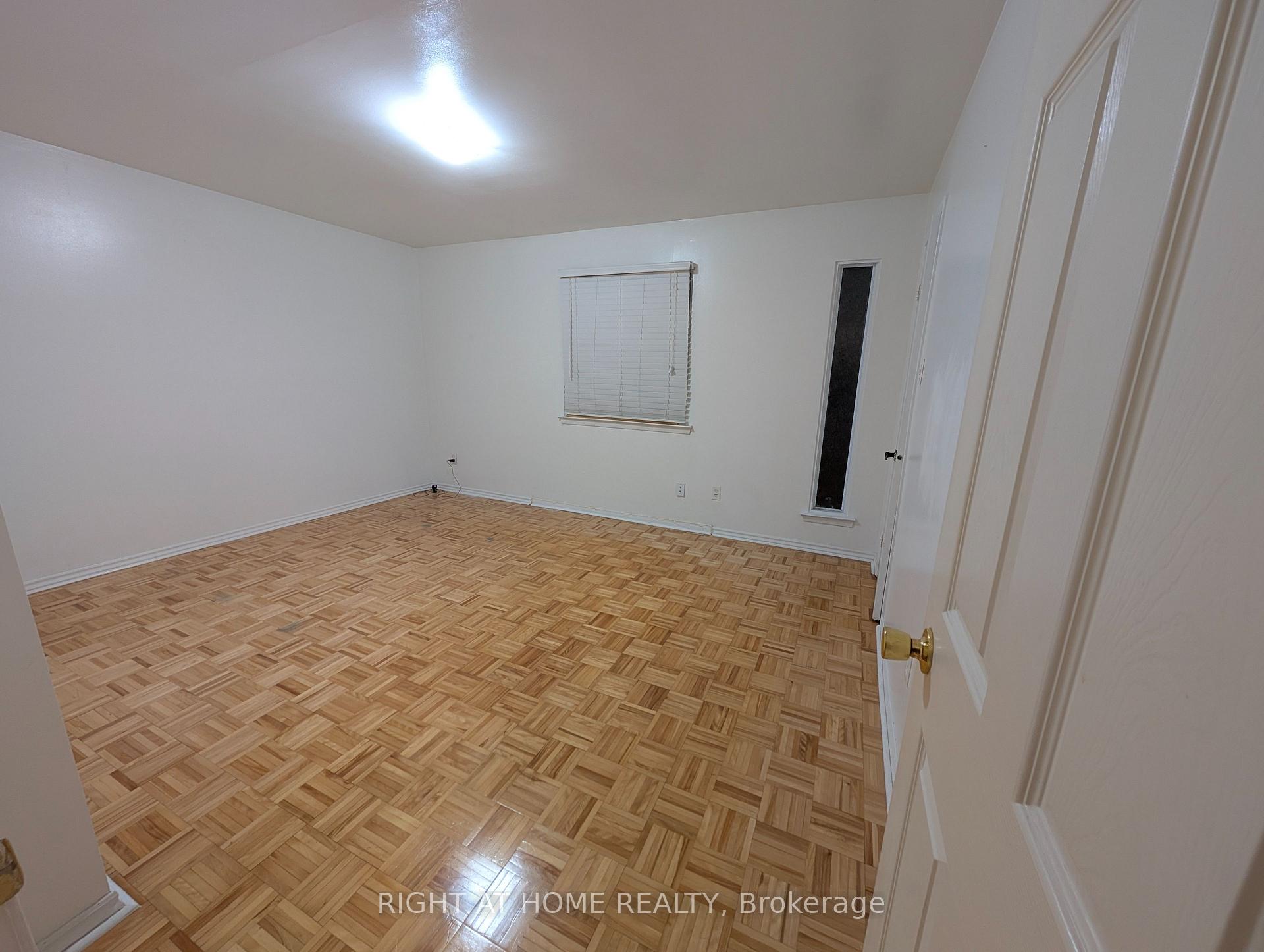 Photo 11 of 72 Niles Way, Markham, Aileen-Willowbrook — HOMEH