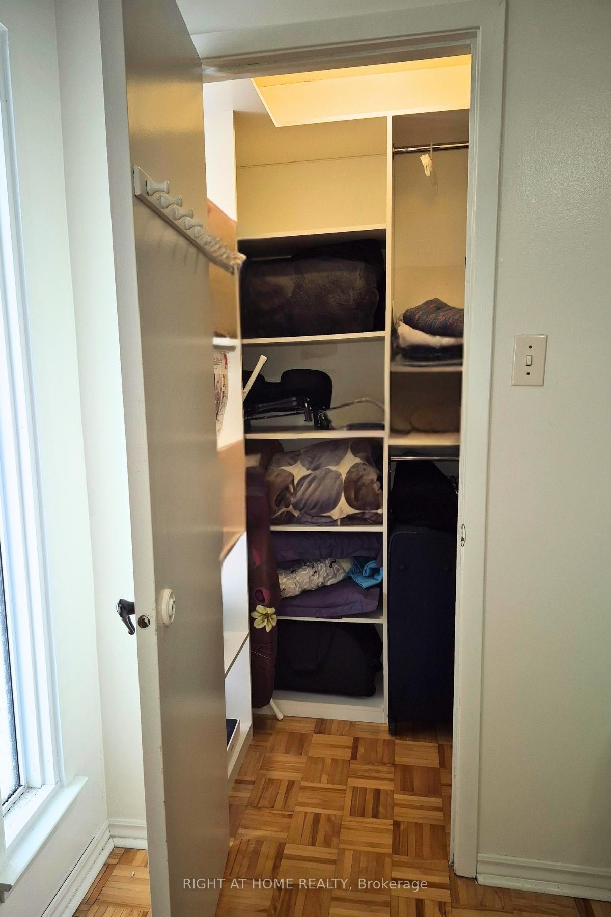 Photo 13 of 72 Niles Way, Markham, Aileen-Willowbrook — HOMEH