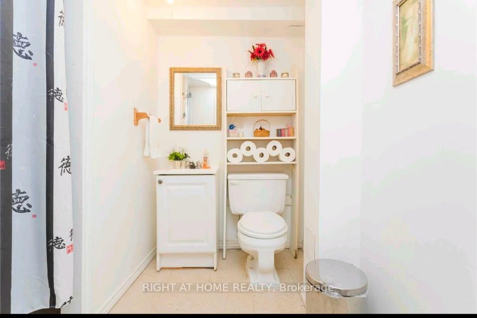 Photo 17 of 72 Niles Way, Markham, Aileen-Willowbrook — HOMEH
