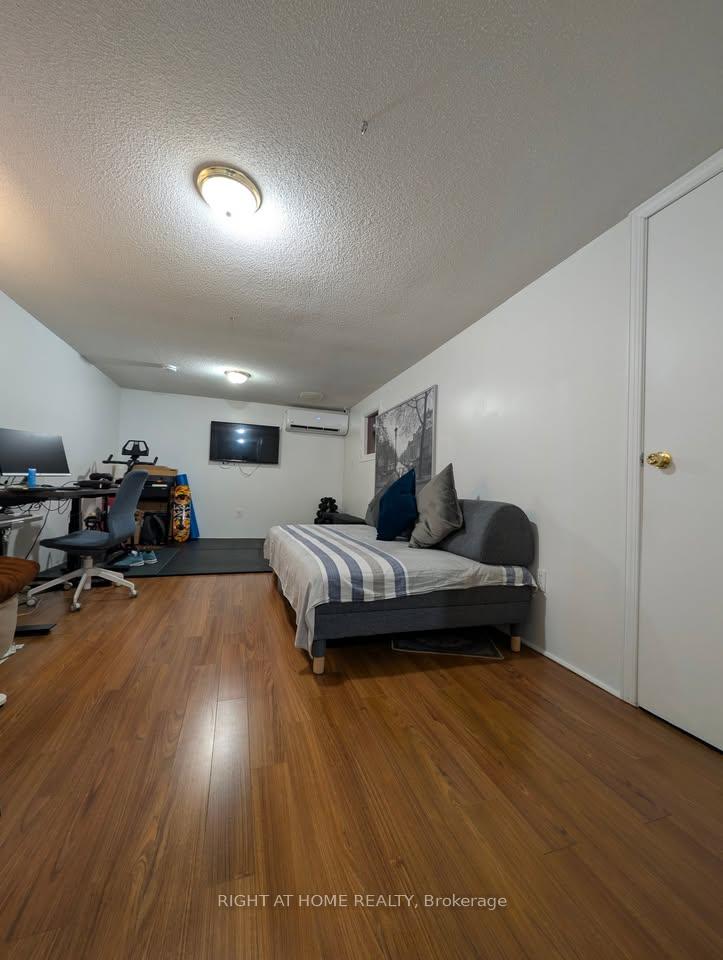 Photo 19 of 72 Niles Way, Markham, Aileen-Willowbrook — HOMEH