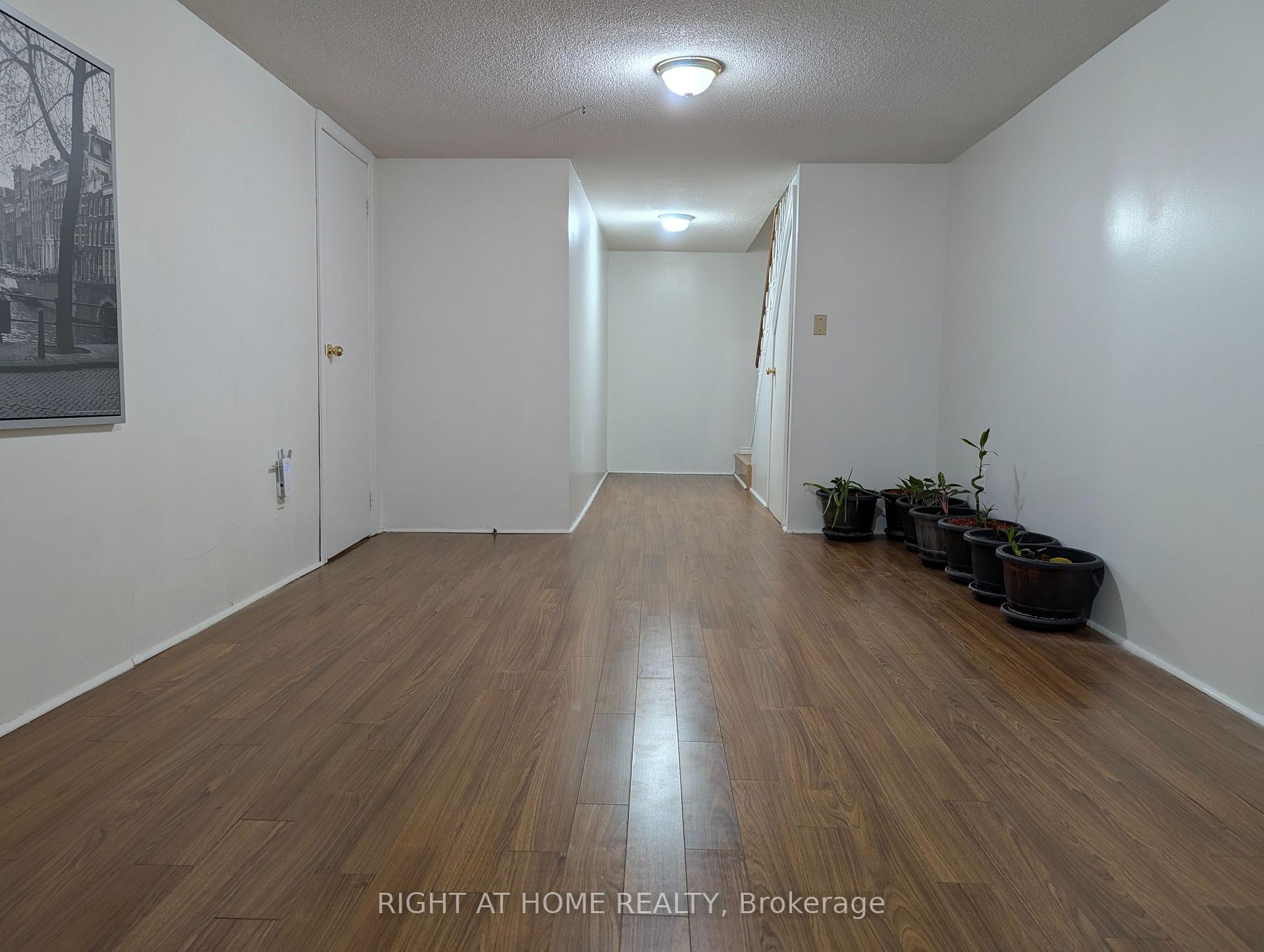 Photo 22 of 72 Niles Way, Markham, Aileen-Willowbrook — HOMEH