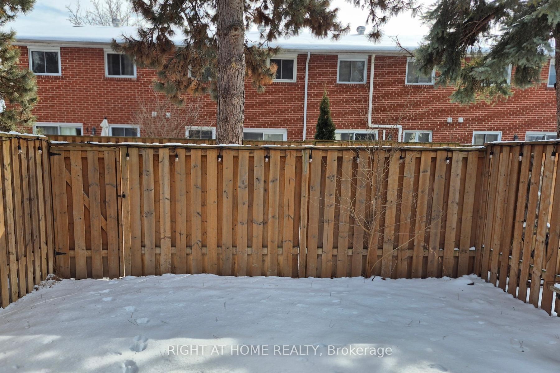 Photo 24 of 72 Niles Way, Markham, Aileen-Willowbrook — HOMEH