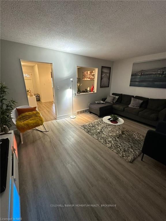 Photo 5 of Unit 13, 299 Limeridge Road W, Hamilton, Rolston — HOMEH