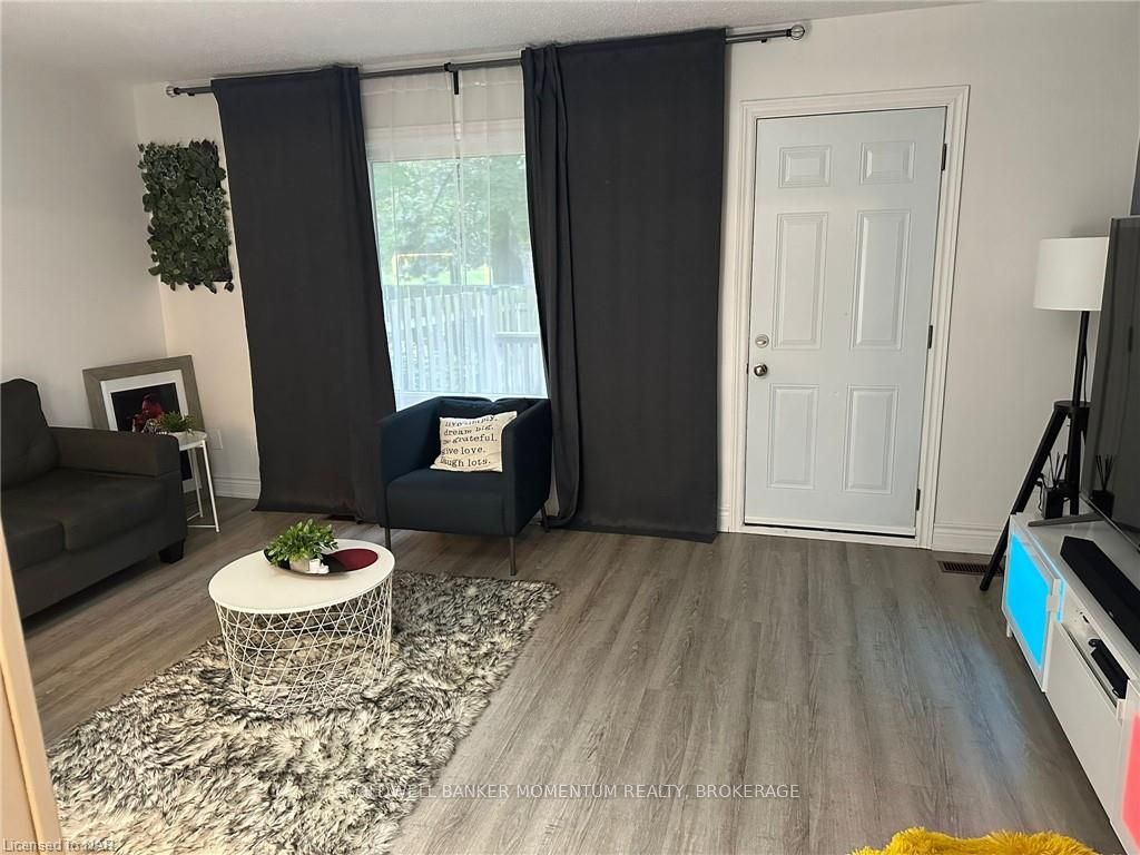 Photo 2 of Unit 13, 299 Limeridge Road W, Hamilton, Rolston — HOMEH