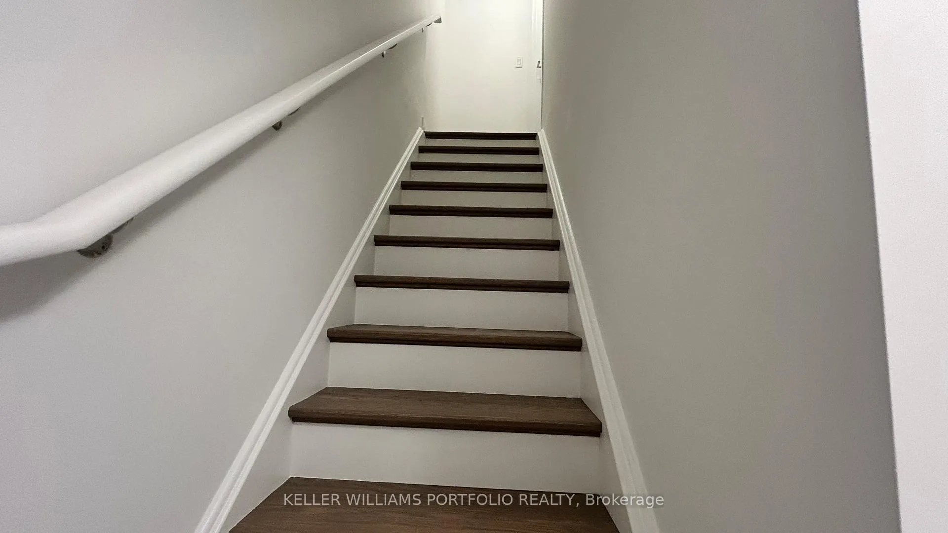 Photo 4 of Unit 9, 35 Birchcliff Avenue, Scarborough, Birchcliffe-Cliffside — HOMEH