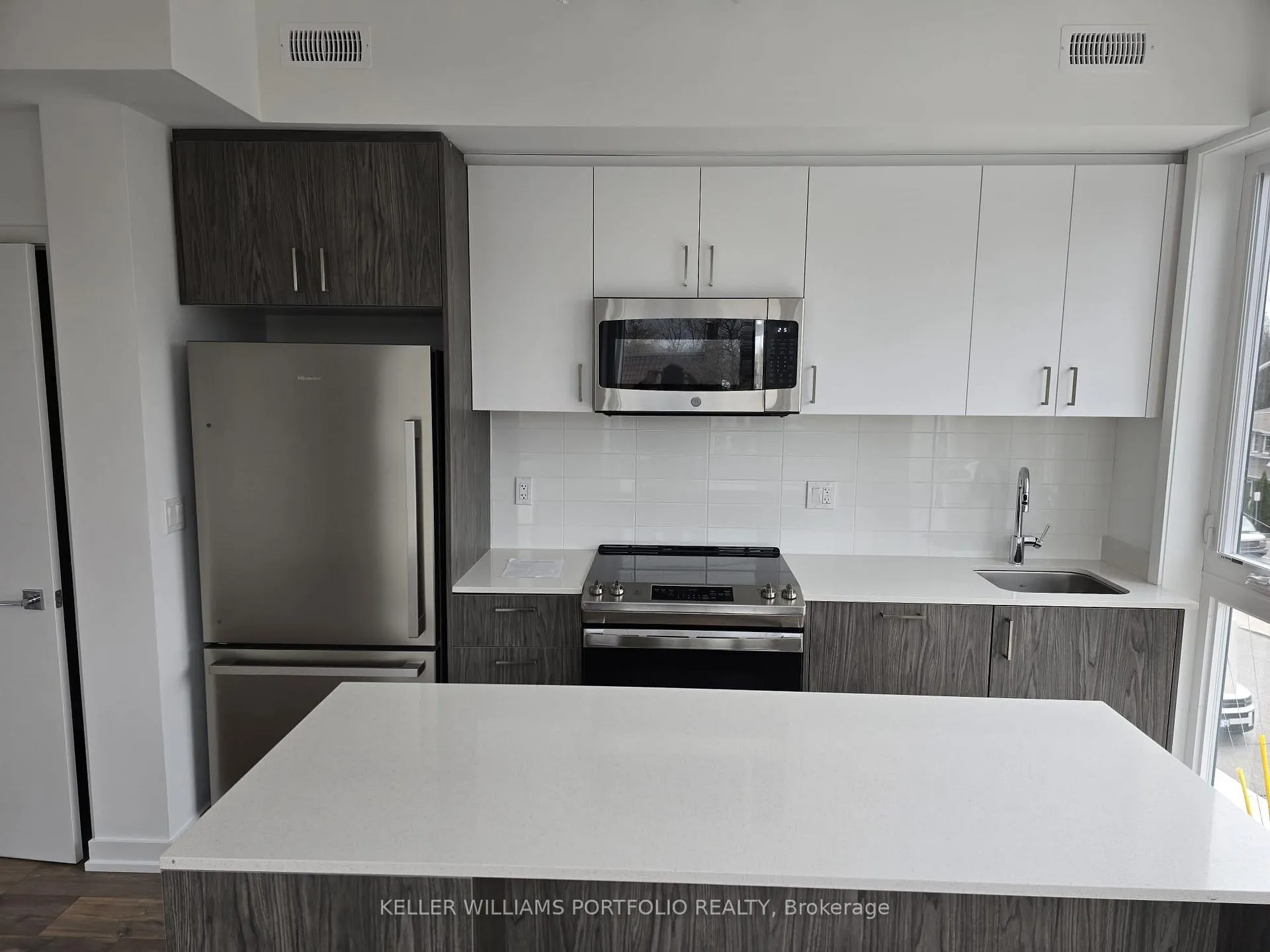 Photo 7 of Unit 9, 35 Birchcliff Avenue, Scarborough, Birchcliffe-Cliffside — HOMEH