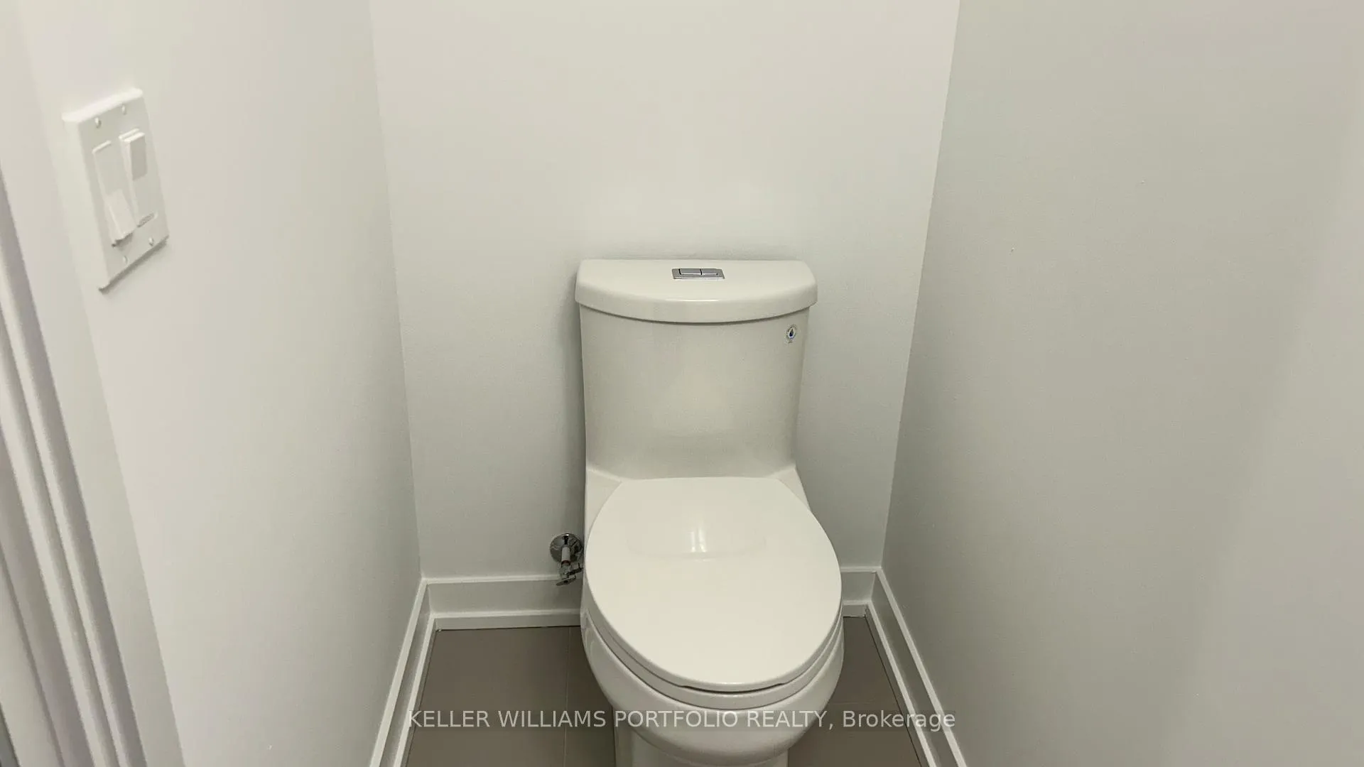 Photo 10 of Unit 9, 35 Birchcliff Avenue, Scarborough, Birchcliffe-Cliffside — HOMEH