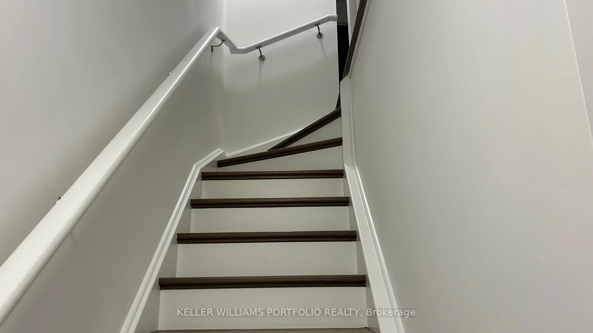 Photo 13 of Unit 9, 35 Birchcliff Avenue, Scarborough, Birchcliffe-Cliffside — HOMEH
