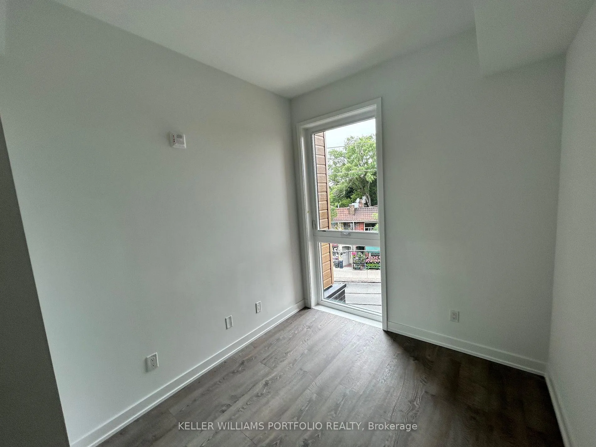 Photo 18 of Unit 9, 35 Birchcliff Avenue, Scarborough, Birchcliffe-Cliffside — HOMEH