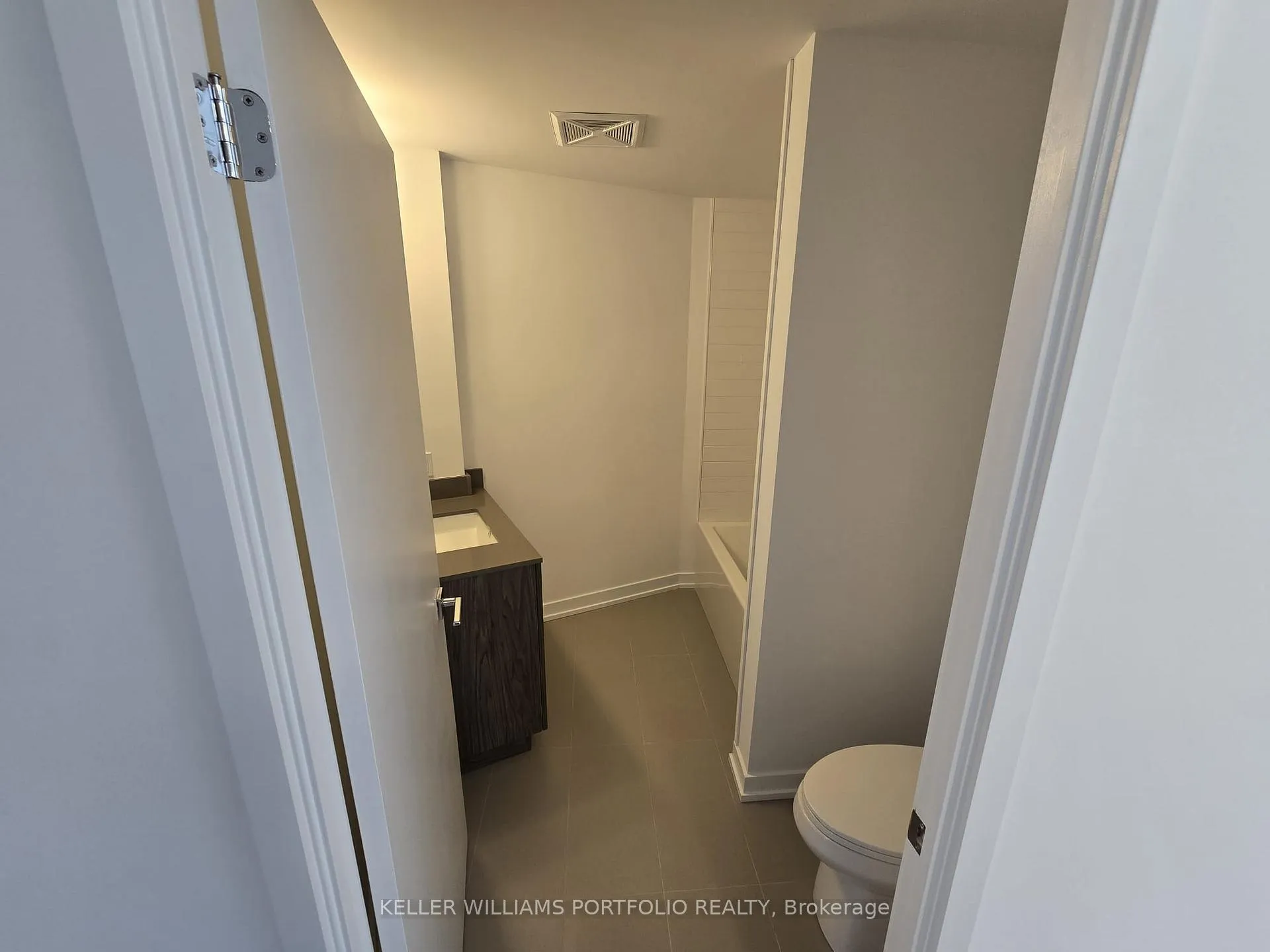 Photo 22 of Unit 9, 35 Birchcliff Avenue, Scarborough, Birchcliffe-Cliffside — HOMEH