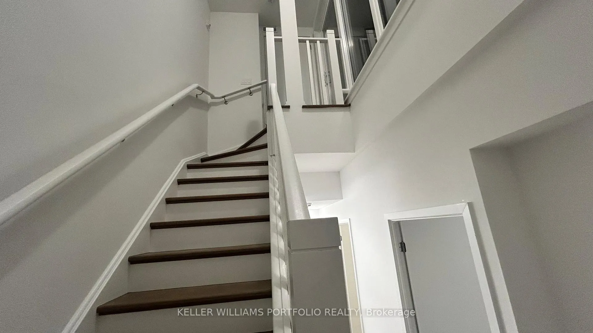 Photo 28 of Unit 9, 35 Birchcliff Avenue, Scarborough, Birchcliffe-Cliffside — HOMEH