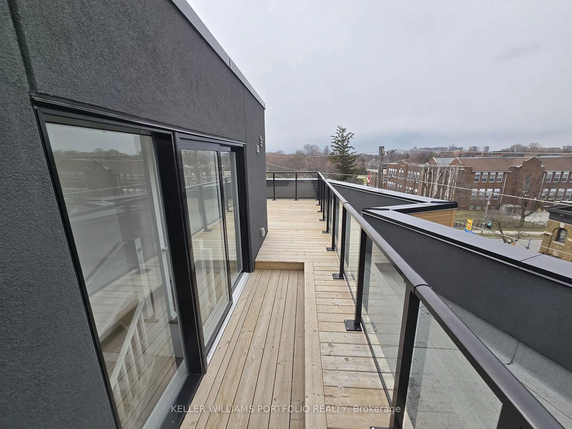 Photo 30 of Unit 9, 35 Birchcliff Avenue, Scarborough, Birchcliffe-Cliffside — HOMEH