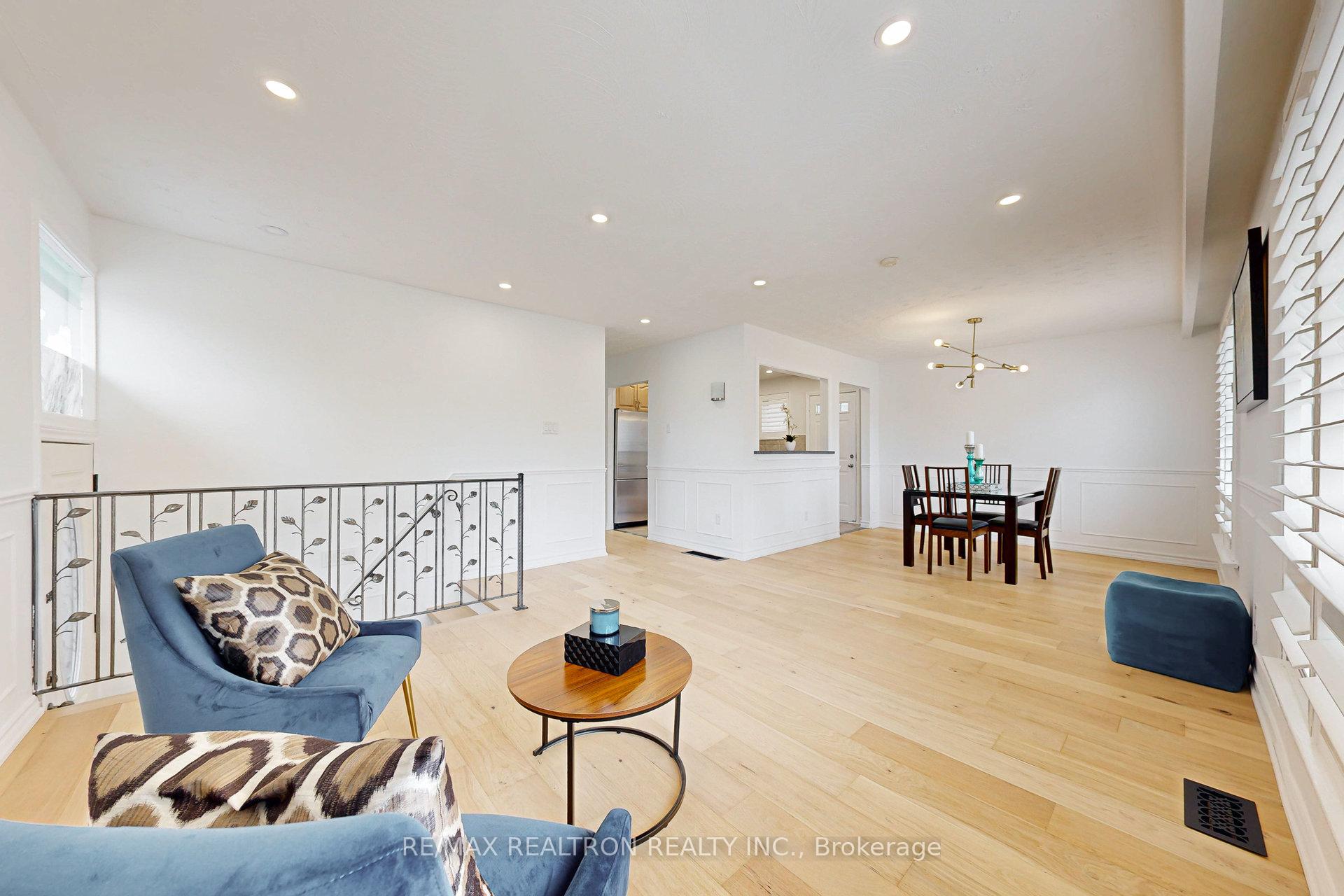 Photo 1 of 103 Aurora Heights Drive, Aurora, Aurora Heights — HOMEH