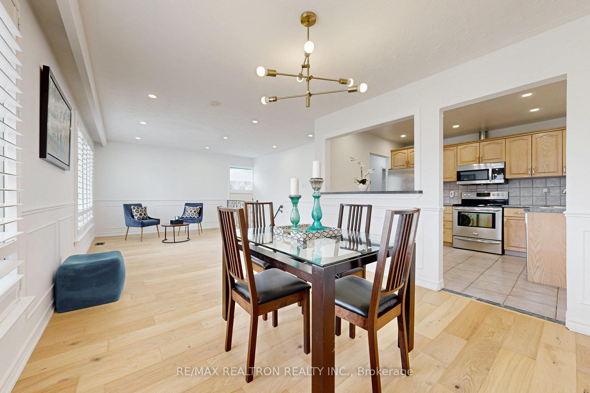 Photo 7 of 103 Aurora Heights Drive, Aurora, Aurora Heights — HOMEH