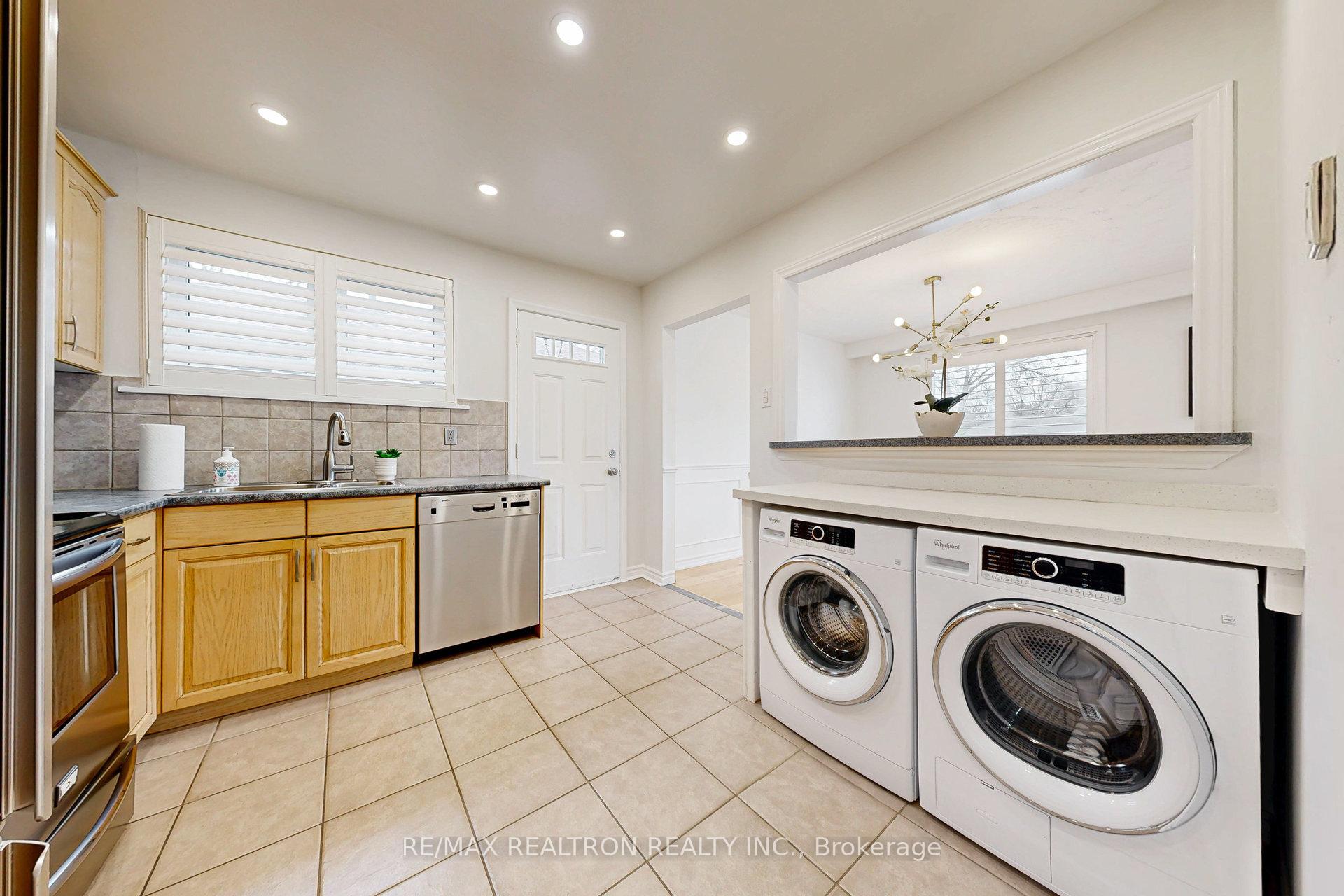 Photo 10 of 103 Aurora Heights Drive, Aurora, Aurora Heights — HOMEH