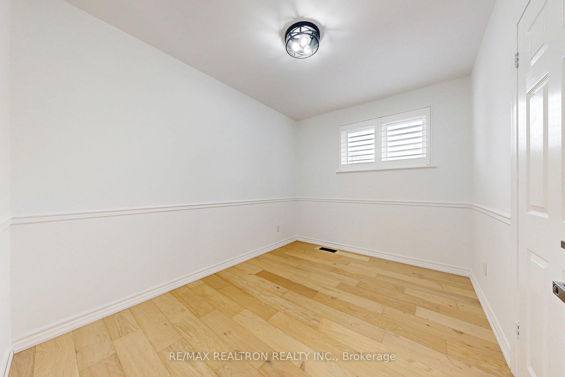 Photo 15 of 103 Aurora Heights Drive, Aurora, Aurora Heights — HOMEH
