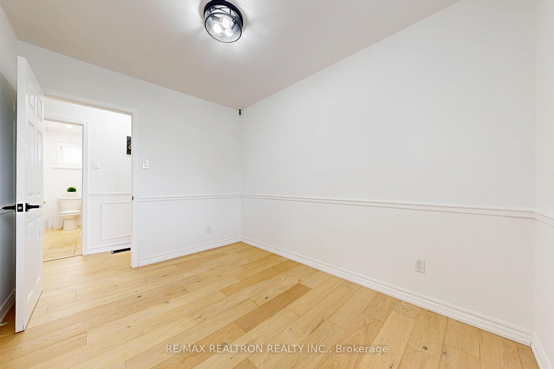 Photo 14 of 103 Aurora Heights Drive, Aurora, Aurora Heights — HOMEH